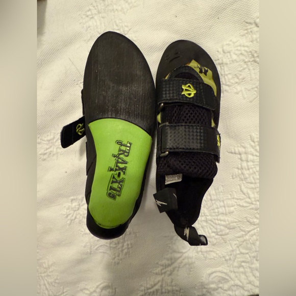 Evolv Predator G2 Climbing Shoes, Sz 36 - Picture 5 of 5